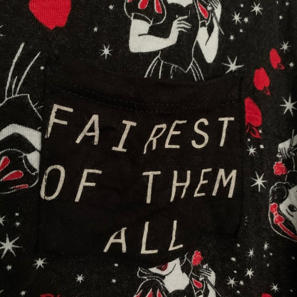 ๐ฆ Disney Snow White Hot Topic tank top - Picture 6 of 6